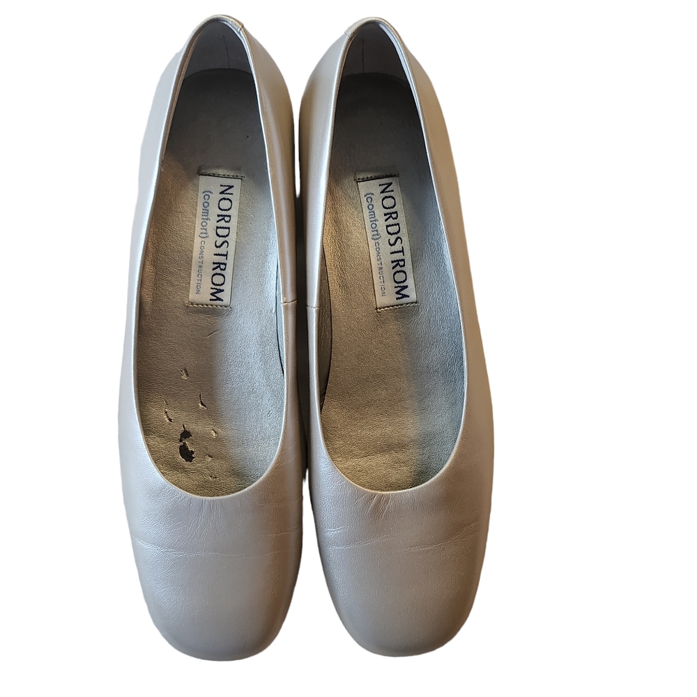 Vintage Nordstrom Sheila Women's  Silver Leather Flats Size 8.5M